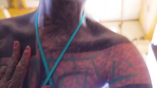 Tattooed hottie Anuskatzz has fun in the RV