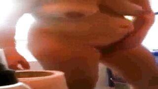 Spying my naked curvy stepmom in the bathroom