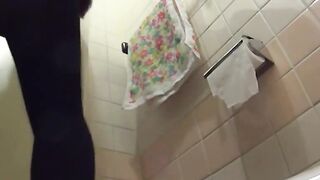 Spycam captures three tasty pussies releasing hot piss