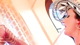 Horny babe takes a sexy piss