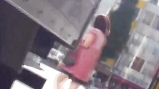 Discreet film of Asian babes rushed bladder relief