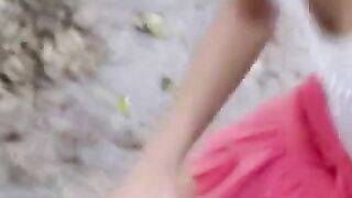 An amaetur is tasting dick