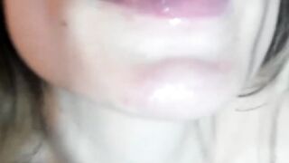 Horny Babe Makes Her Cunt Creamy