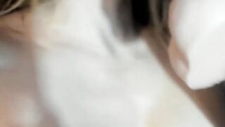 Horny Babe Makes Her Cunt Creamy