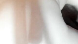 Horny Babe Makes Her Cunt Creamy