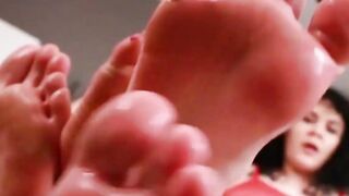 TranssexualNetwork.com - Cassidy Quinn's orgasm after a sensual footjob session