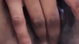 Ebony Solo Webcam - Finger Food