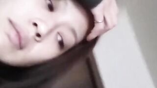 Witness nasty babe catch her piss in a clear container