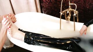 Toes Bondage Relax, Gf and her Vibrator Enjoy Bath-Tub Time,