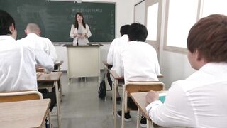 声が出せない絶頂授業で10倍濡れる人妻教師　翔田千里