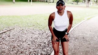 Fitness cunt with mouth Likes to Performance herself to Strangers while Exercising