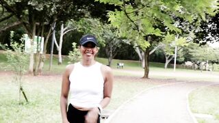 Fitness cunt with mouth Likes to Performance herself to Strangers while Exercising