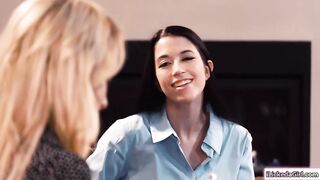 Big Tit blonde shrink offer oral therapy