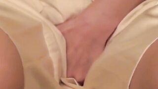Asian hottie uses fingers to stimulate cunt relentlessly