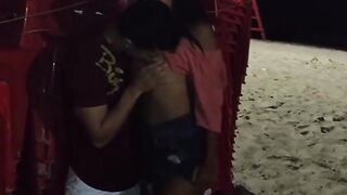 Sexy exhibicionismo oral na rua com machos e ela quer mais!