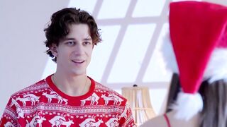 Surprising sloppy blowjob from the bag for big dick santa by petite teen