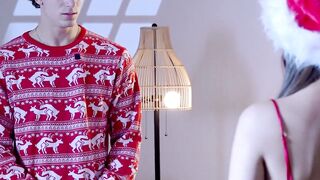 Surprising sloppy blowjob from the bag for big dick santa by petite teen