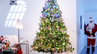Surprising sloppy blowjob from the bag for big dick santa by petite teen
