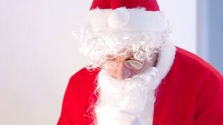 Surprising sloppy blowjob from the bag for big dick santa by petite teen
