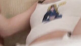 Amateur sex on the leather couch