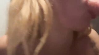 Big culo mummy gets off in public, almost caught - XXX!