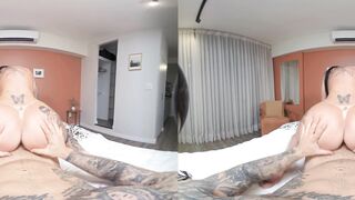 PURITYVR Seductive bombshell with Polly Persch