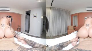 PURITYVR Seductive bombshell with Polly Persch
