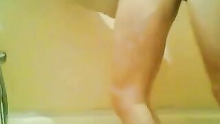 Russian Amateur Lena's Bathroom Sex Tape