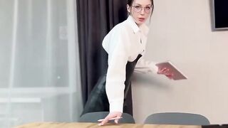 Professional realtor offers warm gonzo porn for the greatest service!
