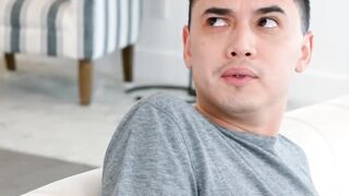 Hung dude pauses gaming to play with stepsister Haley Spades in heat cunt