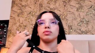 Horny Brunette Makes Her Cunt So Wet