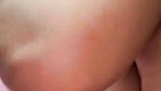 Mulher latina multiorgásmica acorda para que seu melhor amigo coma sua bunda