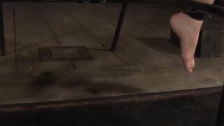 Master is torturing babe's cunt