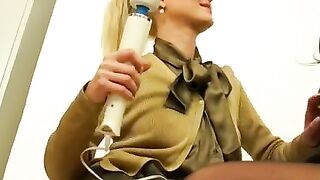 Babe moans with toy on cunt