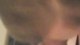 Amateur babe sucks dick
