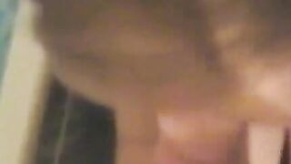Amateur babe sucks dick