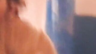 Amateur babe sucks dick
