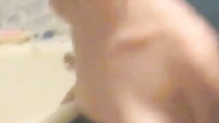 Amateur babe sucks dick