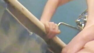 Amateur babe sucks dick