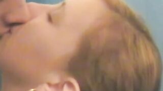 Amateur babe sucks dick