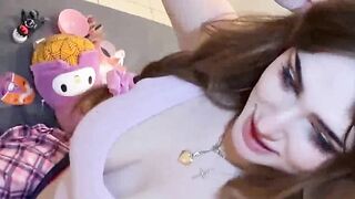 E-Girl Stepsis Gets Banned For Flashing