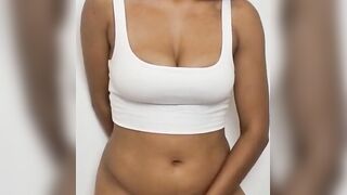 Ebony Teen Dirty Talks While Fingering Herself