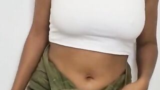 Ebony Teen Dirty Talks While Fingering Herself
