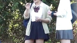 Voyeur films schoolgirls flashing pussies while peeing outside