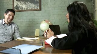 Shemale judge Vaniity serves justice up Jacks inexperienced asshole