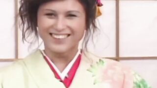 Geishas Sakura and Sayuri share two dicks in a nasty group