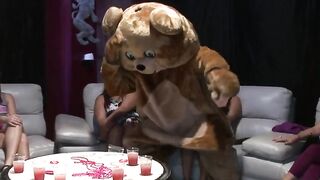 Girl gets fucked