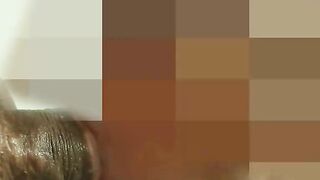 A médica realiza um boquete no paciente até ele gozar durante um tratamento