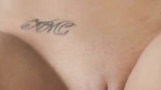 Babes like kissing and toying