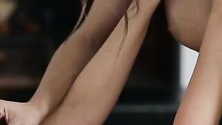 Babes like kissing and toying